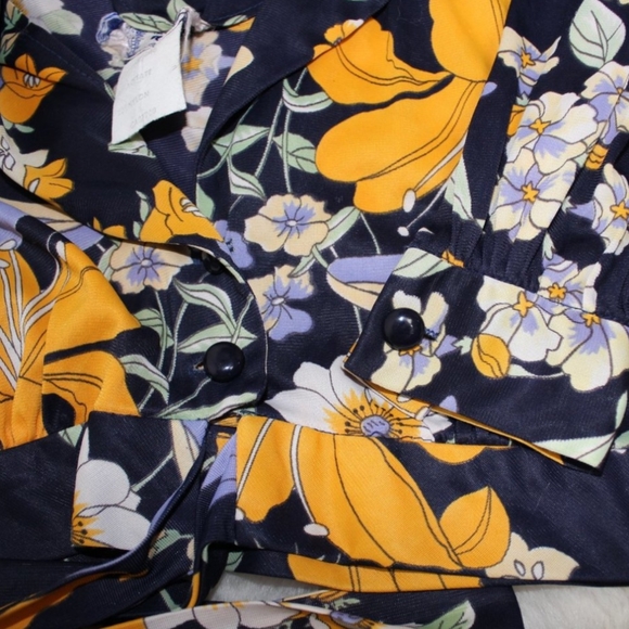 Vintage 1970’s Floral Wrap Top Button Up Blouse - Picture 6 of 8